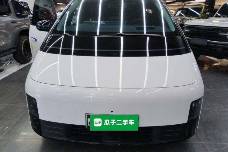 Used Li Auto MEGA 2024 Ultra Model
