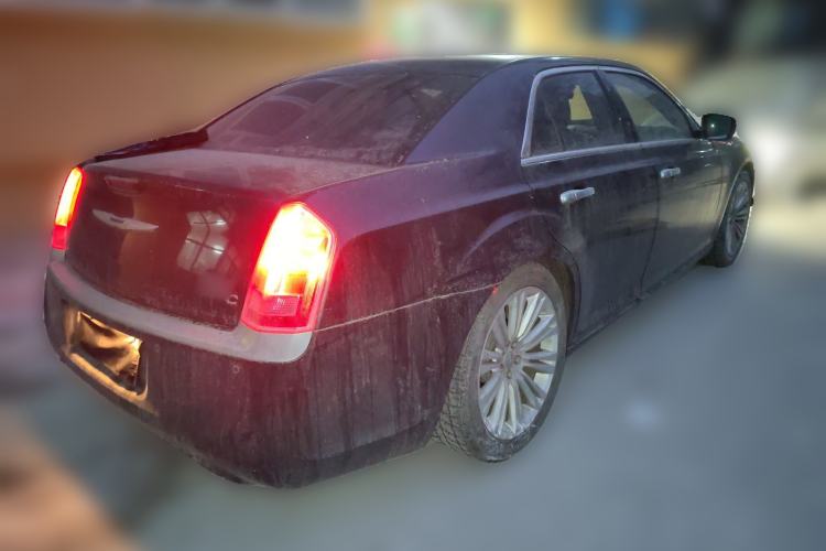 Used Chrysler 300C 2012 3.6L Luxury Edition