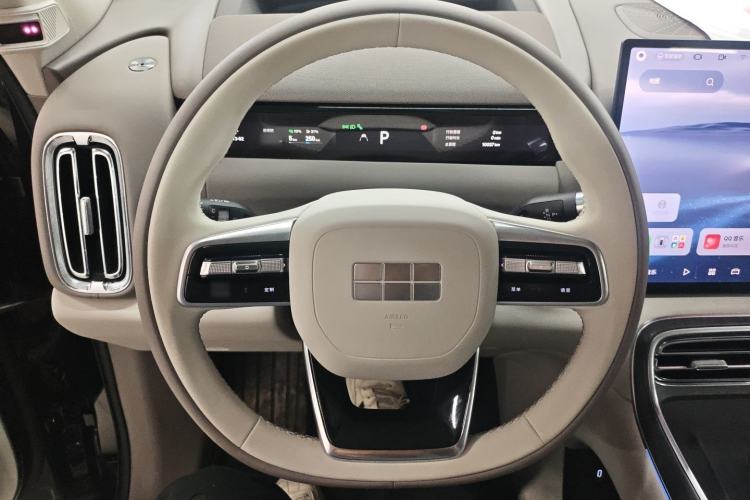 Used Geely Galaxy M9 2025 Model 230km Two-Wheel-Drive Exploration Edition Steering Wheel