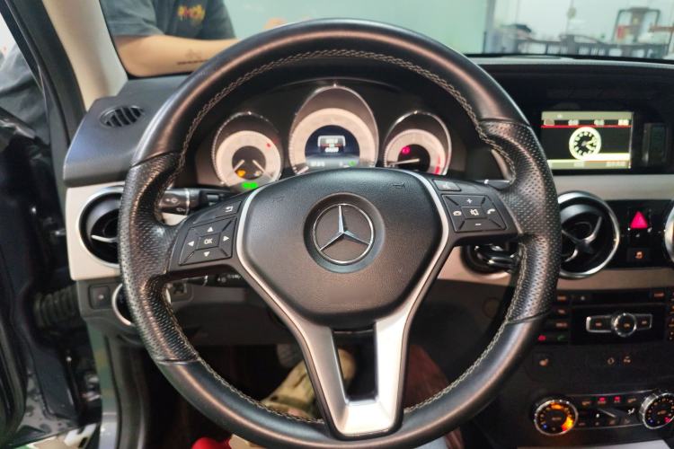 Used Mercedes-Benz GLK-Class 2013 GLK 300 4MATIC Dynamic Sunroof Model