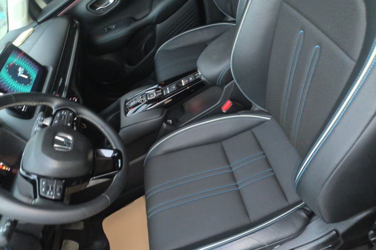 Used Honda HR-V 2023 2.0L eHEV Dynamic Smart Edition
