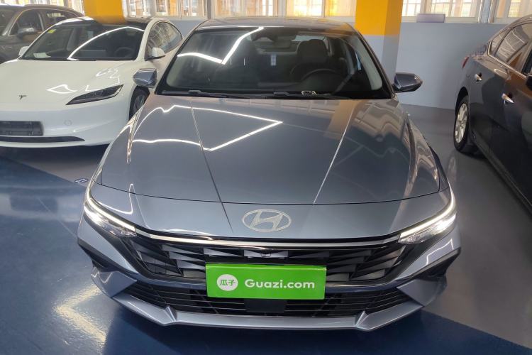 Used Hyundai Elantra 2023 1.5L CVT LUX Prestige Edition
