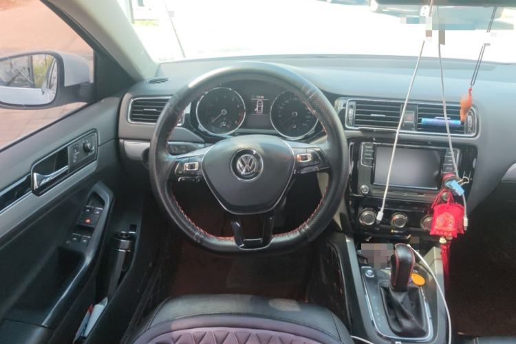 Used Volkswagen Sagitar 2018 280TSI DSG Ignite Edition Steering Wheel