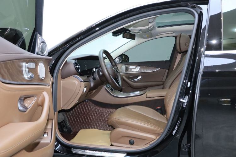 Used Mercedes-Benz GLC 2020 Facelifted GLC 260 L 4MATIC Dynamic Edition Interior 2