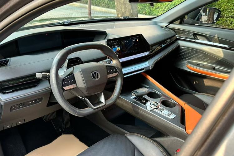 Used CHANGAN UNI-V 2022 1.5T Smart Navigation Version
