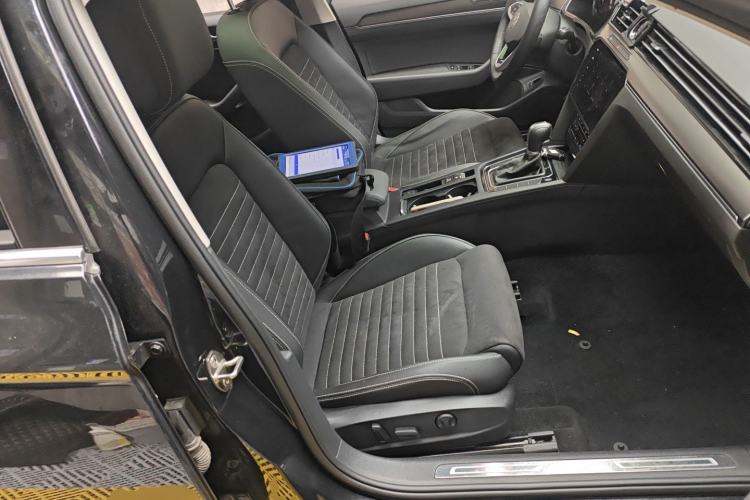 Used Volkswagen Magotan 2020 330TSI DSG Luxury Edition Right Front Seat