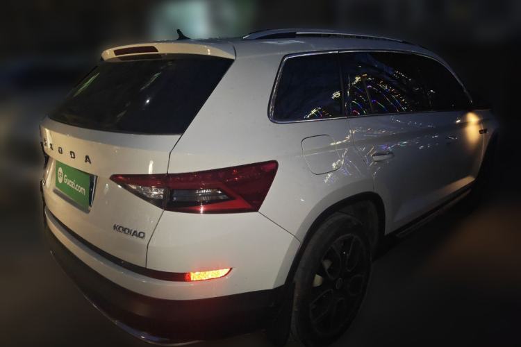 Used Skoda Kodiaq 2019 Facelifted TSI330 7-Seater Two-Wheel-Drive Luxury Enjoyment Edition China VI Standard
