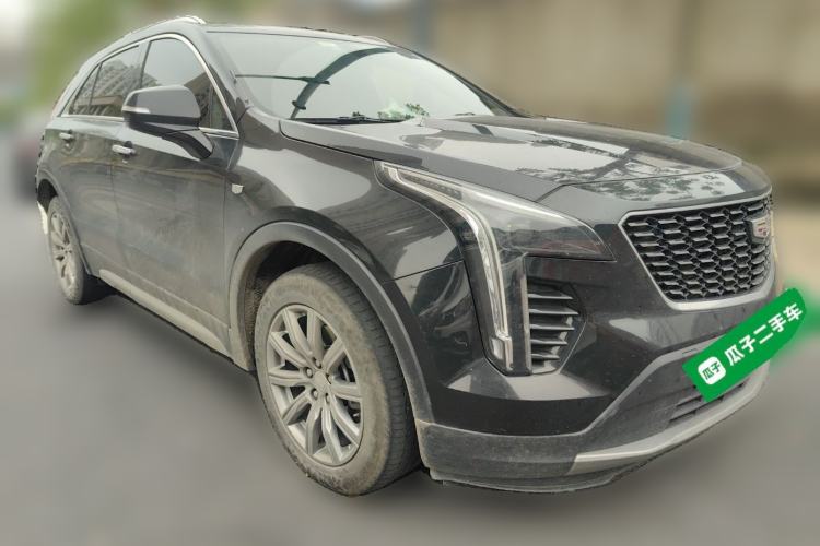 Used Cadillac XT4 2021 28T Two-Wheel Drive Luxury Version Front Right 45 Deg