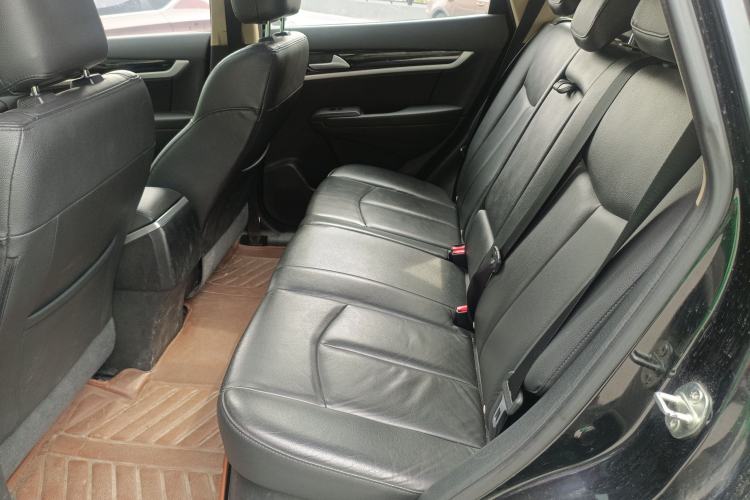 Used Dongfeng Aeolus AX7 2015 2.0L Manual Zhiyi Trim
