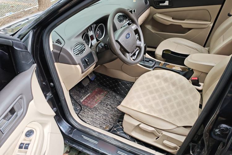 Used Ford Focus 2011 Sedan 1.8L Automatic Fashion Edition
