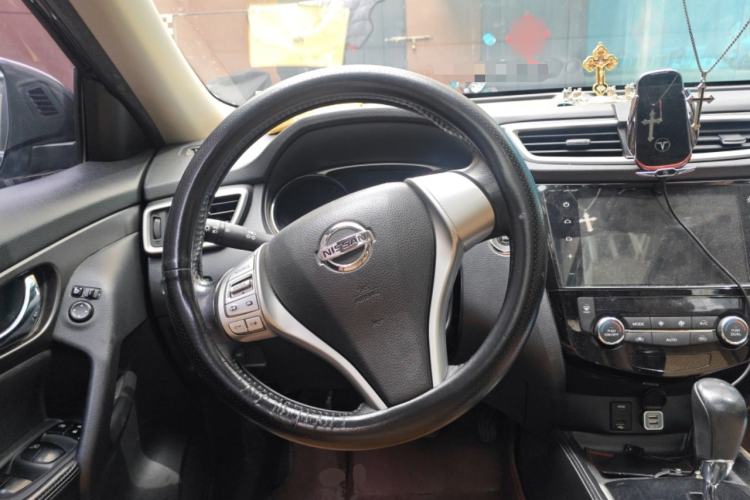 Used Nissan X-Trail 2014 2.0L CVT Comfort Edition 2WD Steering Wheel
