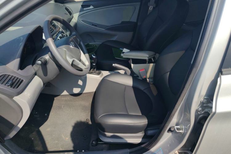 Used Hyundai Verna (older generation) 2014 1.4L Manual Smart GLS Trim Left Front Seat