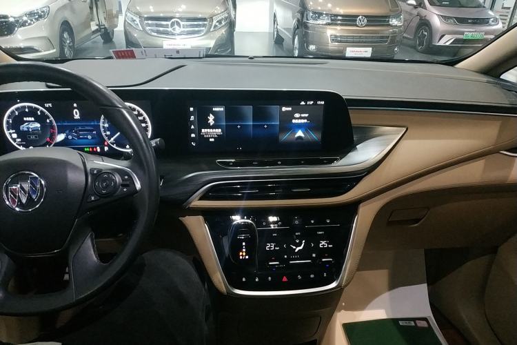 Used Buick GL8 2021 ES Landtrek 653T Luxury Model
