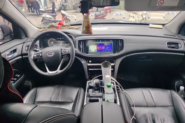 Used GAC Trumpchi GS8 2020 390T Two-Wheel Drive Luxury Smart Connectivity Version (7 Seats) Center Console