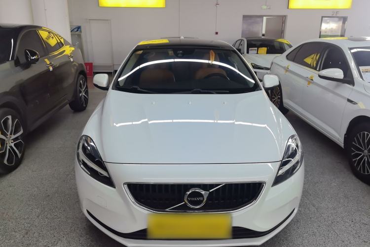 Used Volvo V40 2017 T3 Zhiyi Edition
