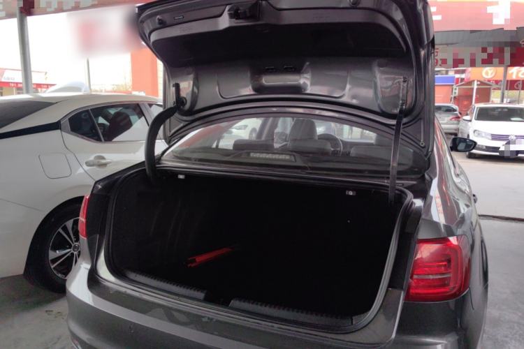 Used Volkswagen Sagitar 2015 230TSI Automatic Comfort Version