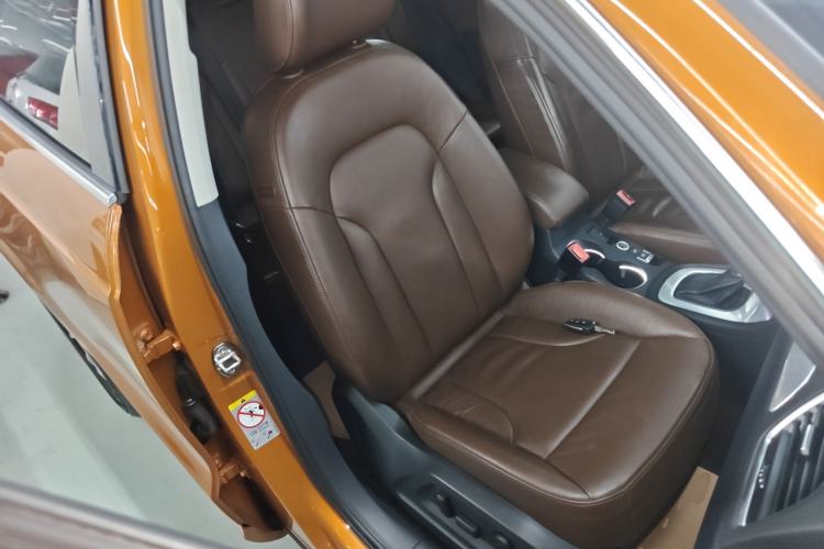 Used Audi Q3 2015 35 TFSI quattro Technology Edition Right Front Seat