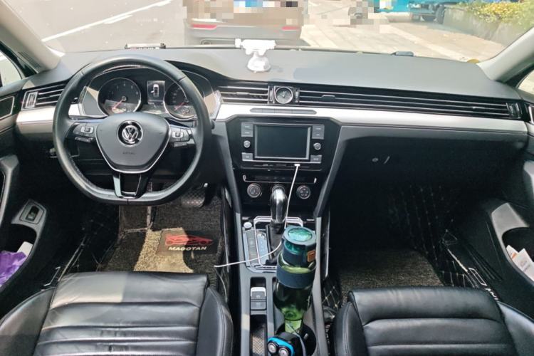 Used Volkswagen Magotan 2018 330TSI DSG Advanced Model Center Console