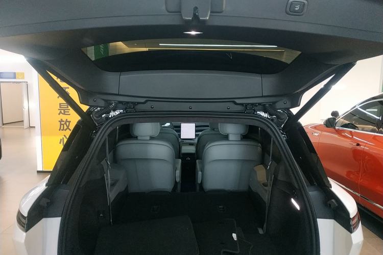 Used Nio ES8 2024 75 kWh Trunk