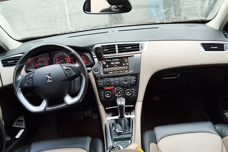 Used DS 6 2014 1.6T Luxury Edition THP160