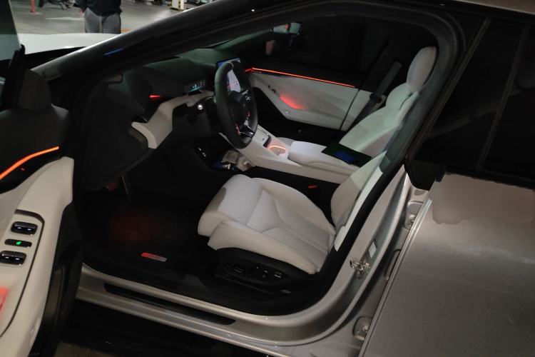 Used XPeng P7 2025 Model—750 All-Wheel-Drive High-Performance Ultra
