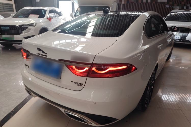 Used Jaguar XFL 2024 2.0T P300 Four-Wheel Drive Flagship Sport Gold Edition
