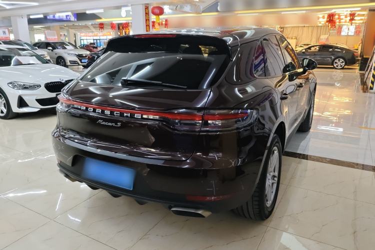 Used Porsche Macan 2018 Macan 2.0T Rear Right 45 Deg