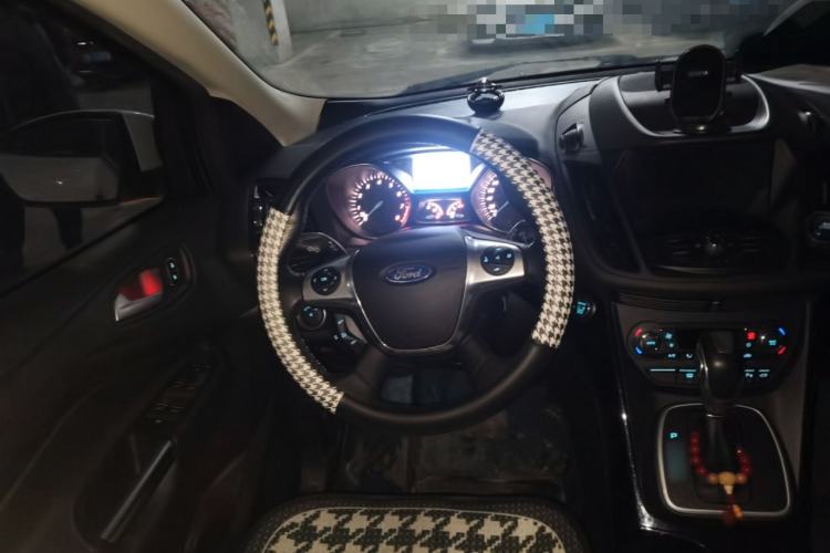 Used Ford Kuga 2015 2.0L GTDi Four-Wheel-Drive Sport Model
