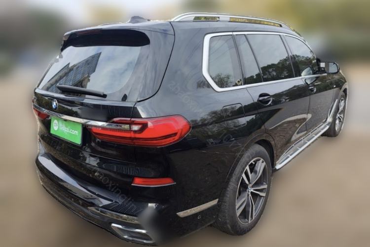 Used BMW X7 2021 Restyled xDrive40i Luxury Version with M Sport Package Rear Right 45 Deg