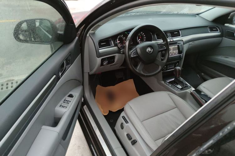 Used Skoda Superb 2013 1.8TSI Automatic Yashi Edition