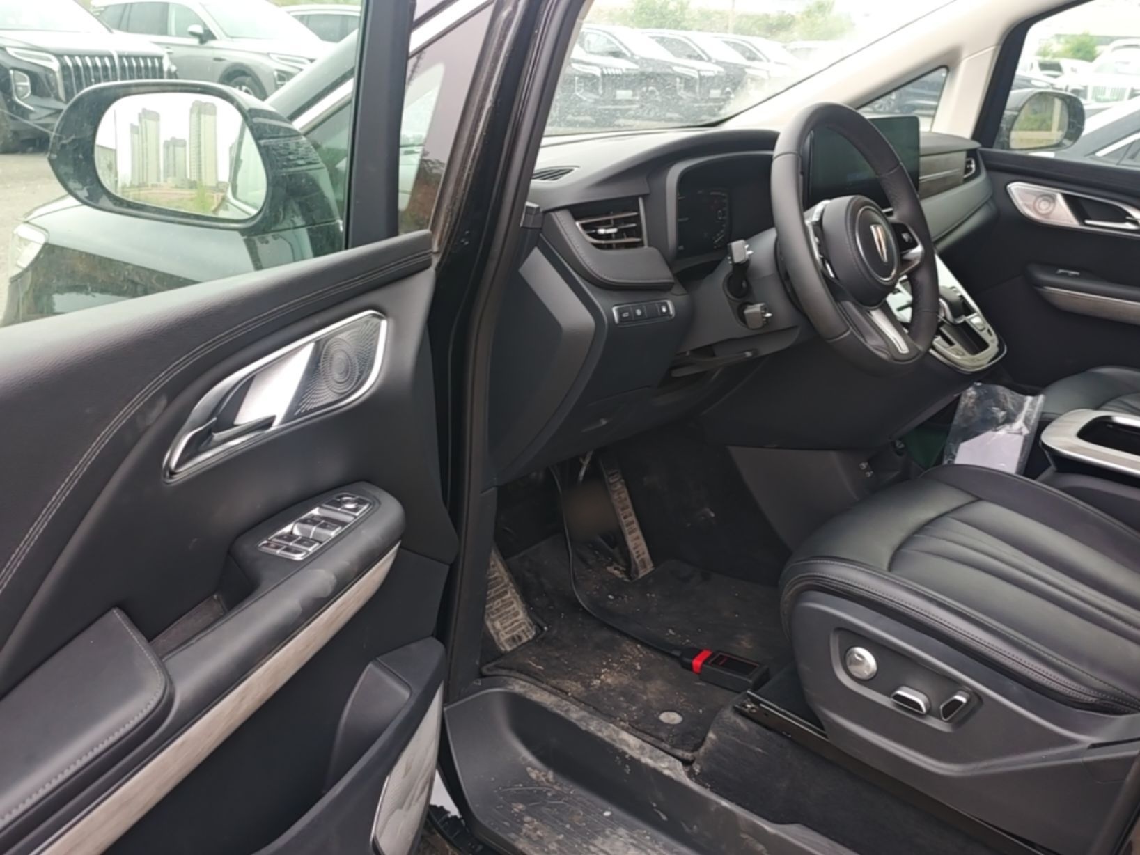 Hongqi HQ9 PHEV 2024 2.0T Four-Wheel Drive Business Edition — снимка 18