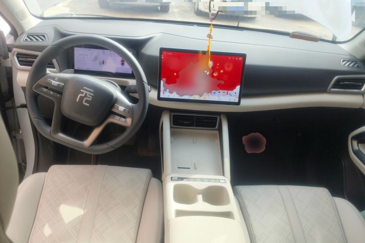 Used BYD Yuan UP 2025 Intelligent Driving Version 401 KM Dynamic Edition Center Console