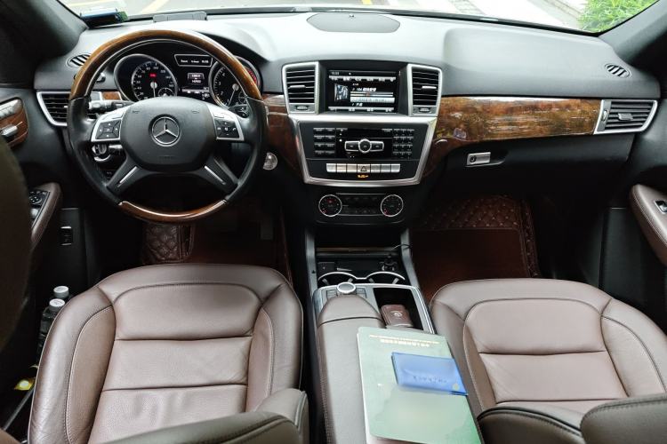 Used Mercedes-Benz M-Class  Center Console