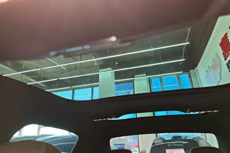 Used Mercedes-Benz E-Class New Energy 2023 E 350 e L Plug-in Hybrid Sports Sedan Headliner