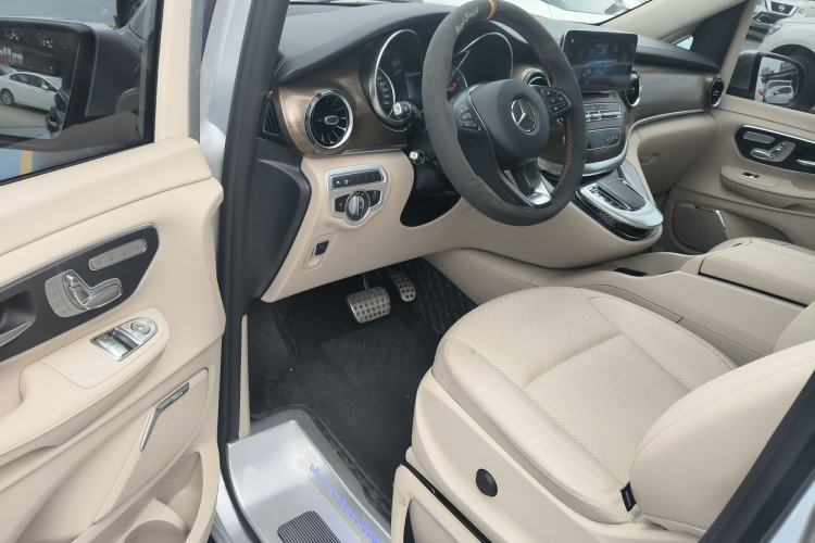 Used Mercedes-Benz V-Class 2022 V 260 L Long-wheelbase Luxury Edition Driver Seat