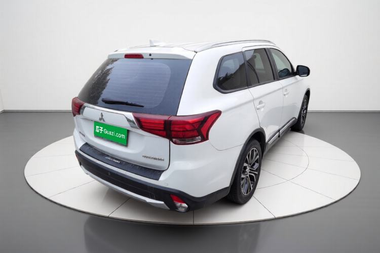 Used Mitsubishi Outlander 2018 2.0L Two-Wheel Drive Glory Edition 5 Seats