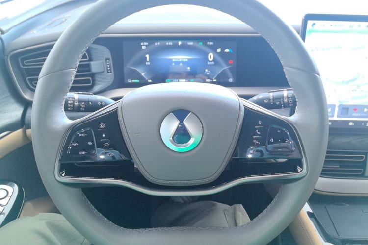 Used Denza D9 2022 DM-i 1040 Prestige Model