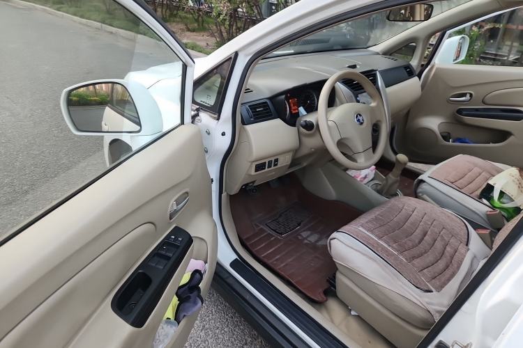 Used Venucia D50 2015 1.6L Manual Fashion Edition Driver Seat