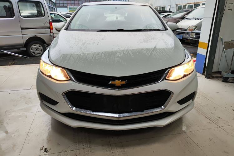 Used Chevrolet Cruze 2017 1.5L Hatchback Automatic Pioneer Sunroof Edition