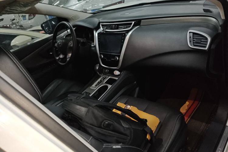 Used Nissan Murano 2021 2.5L XL Two-Wheel Drive Smart Connect Luxury Edition Center Console