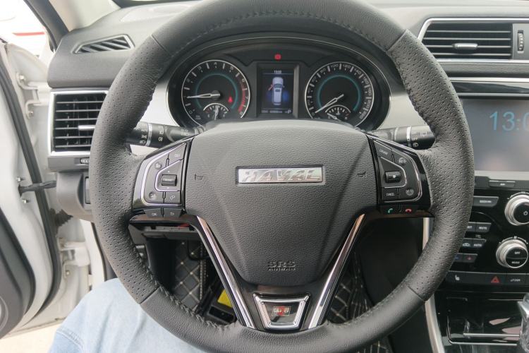 Used Haval H2 2016 Red-Label 1.5T Automatic Two-Wheel Drive Luxury Model Steering Wheel