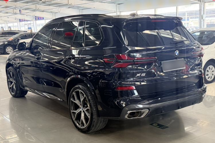 Used BMW X5 2023 xDrive 30Li Luxury M Sport Night Edition Package
