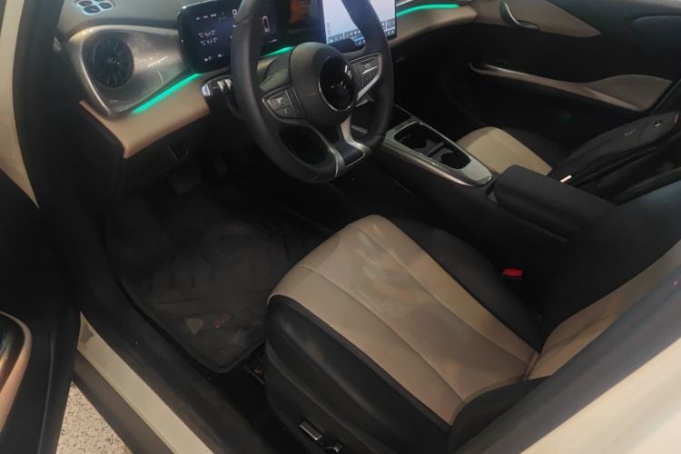 Used BYD Dolphin 2025 Intelligent Driving Version 410 km Fashion Edition
