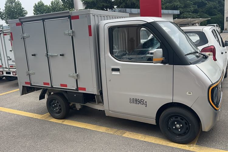 Used Neomor D02 2023 120km Van Comfort Version
