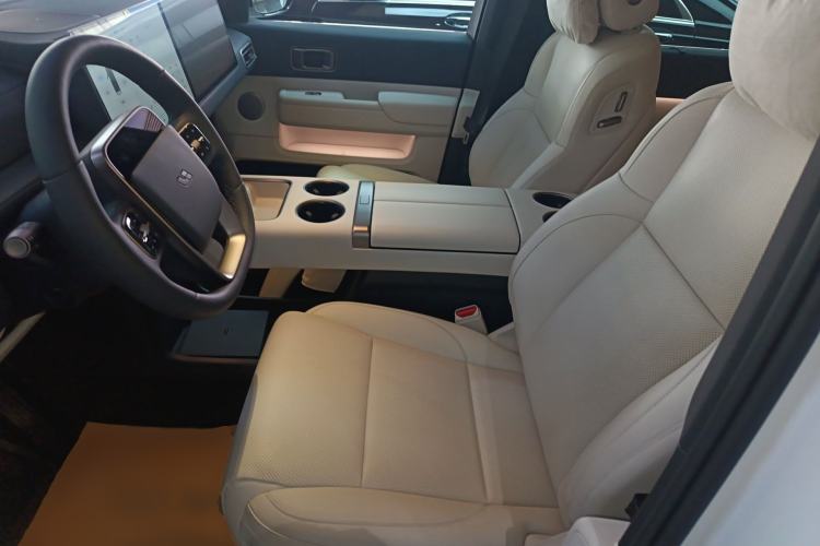 Used Li Auto MEGA 2025 Home Family Special Edition
