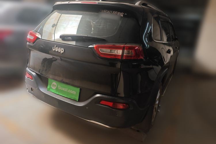 Used Jeep Cherokee 2017 2.0L Superior Edition Rear Right 45 Deg