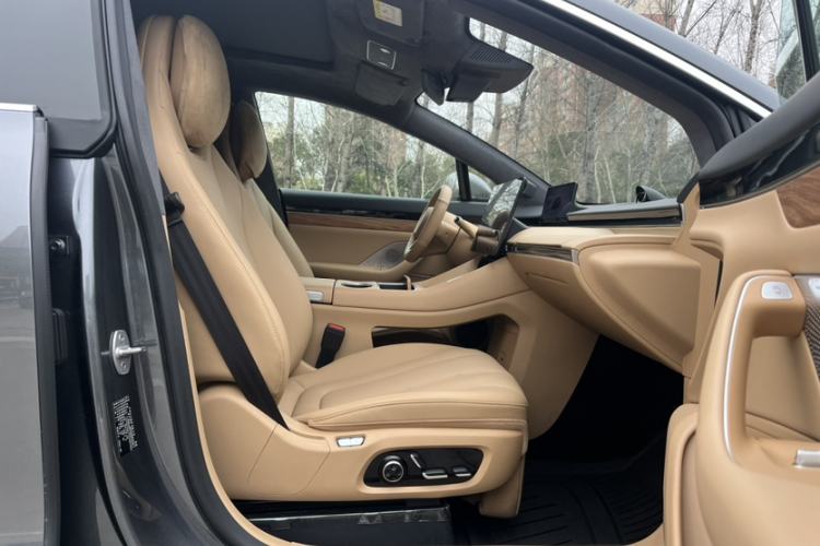 Used Hima Luxeed R7 2024 All-Electric 736 km Ultra