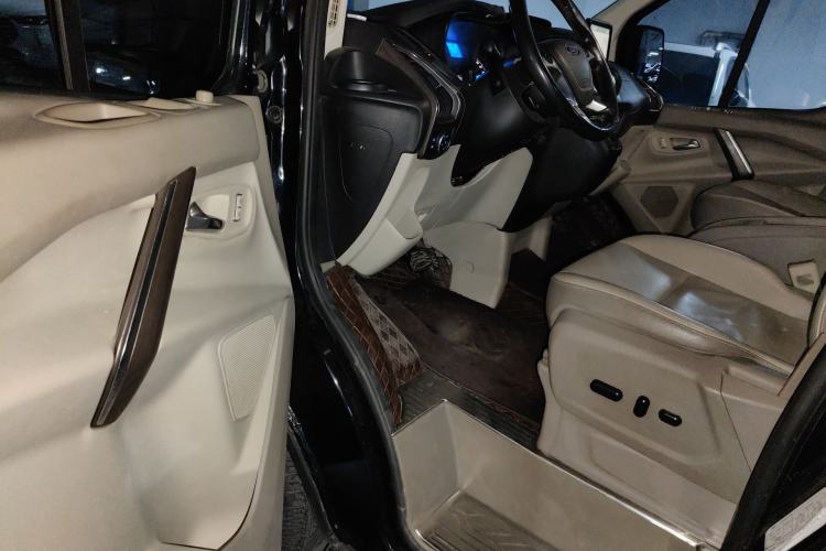 Used Ford Tourneo Custom 2017 2.0T Automatic Elite Version Driver Seat