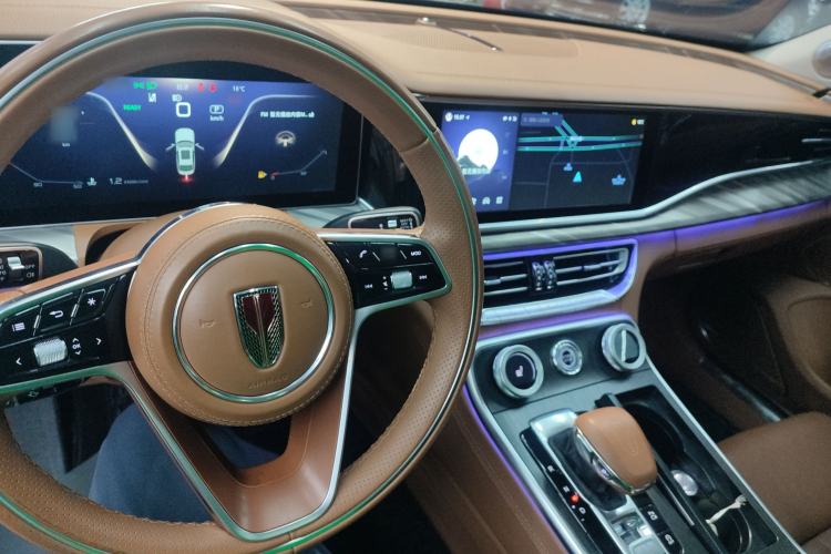 Used Hongqi H9 2023 2.0T Smart Connect Flagship Edition Center Console