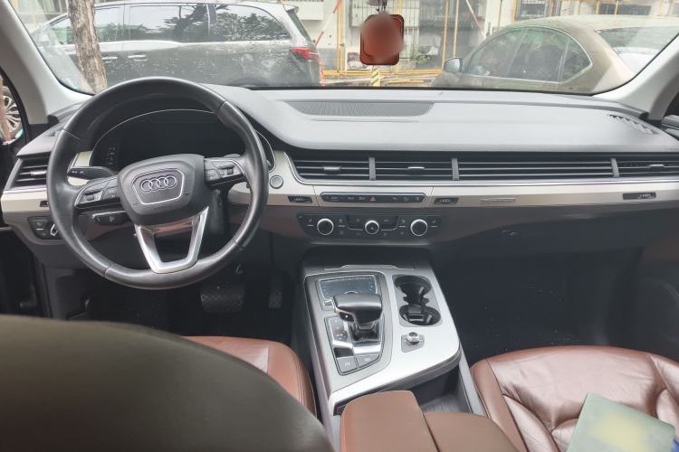 Used Audi Q7 2016 40 TFSI Comfort Model
